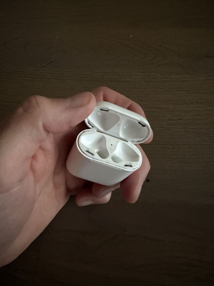 Apple Kopfhörer: Apple Airpods Gen. 2 – Gebraucht aus Innertkirchen von Rockshox5 3