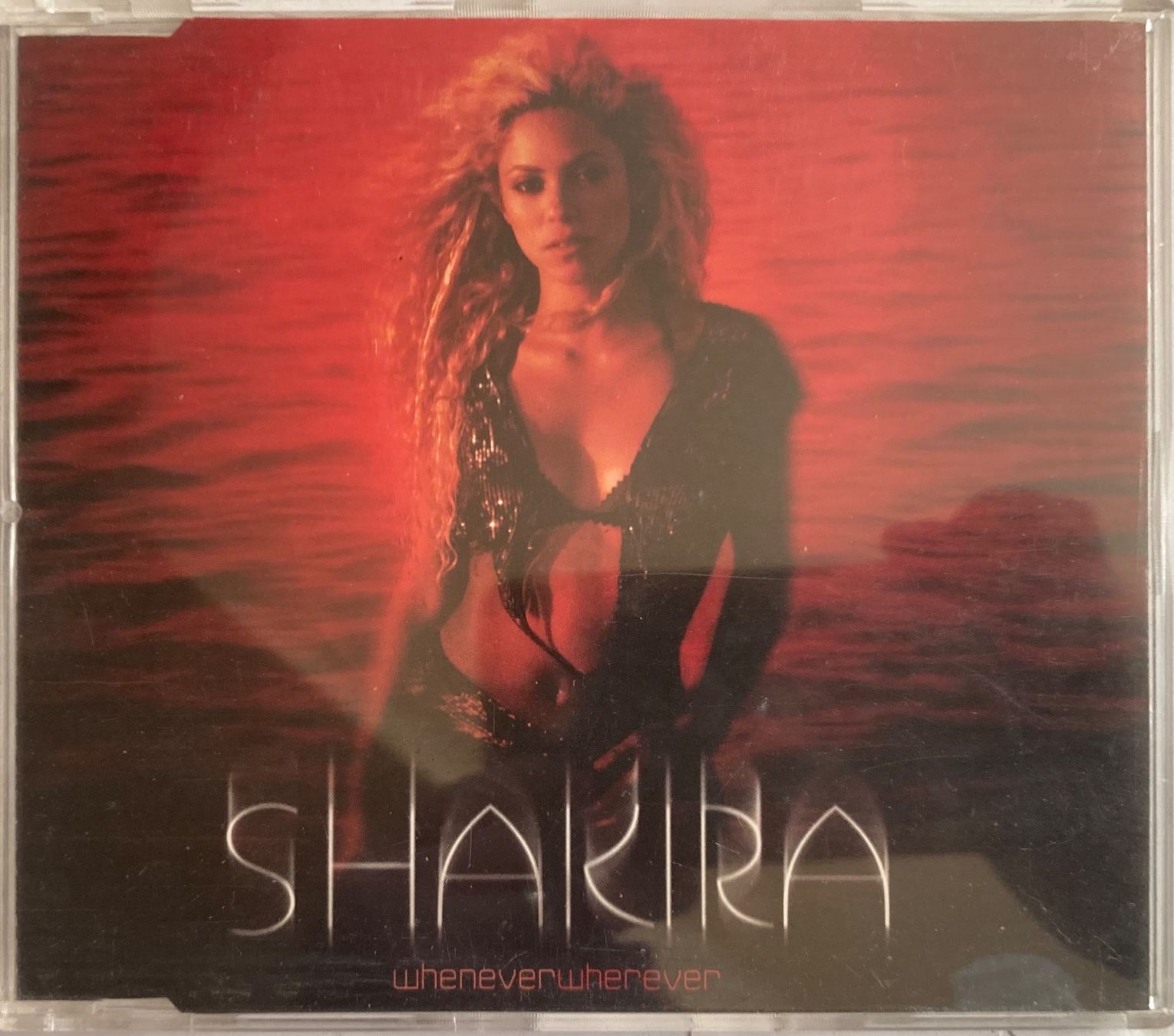 CDs: SHAKIRA - WHENEVER WHEREVER – D'occasion à Poliez-Pittet par Newtown-Records