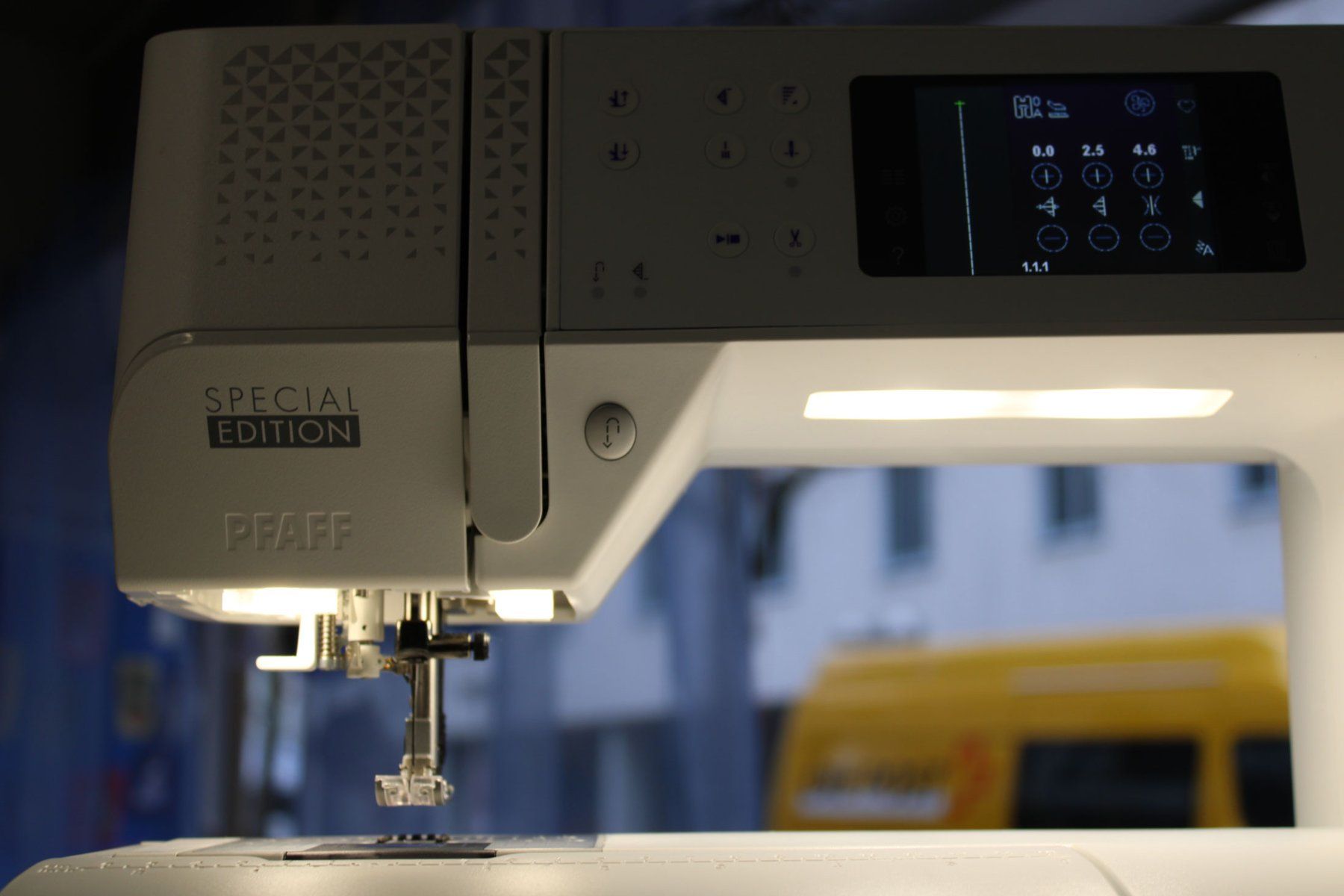 Pfaff Nähmaschinen: Nähmaschine PFAFF expression 710 Special Edition, neu – Neu und originalverpackt aus Olten von Pat31 5