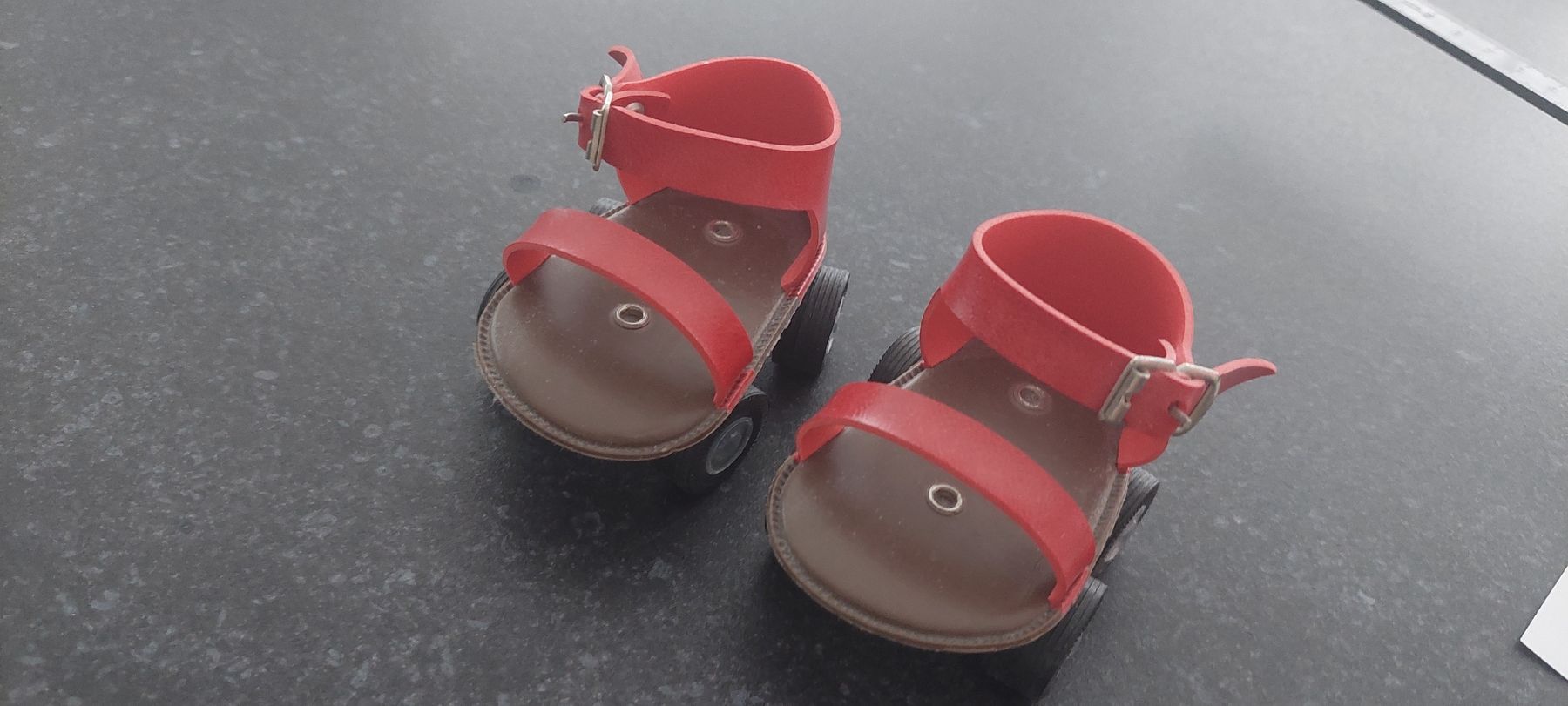 Sasha Morgenthaler Bambole: Puppenrollschuhe  – Nuovo (secondo la descrizione) da Muri AG venduto da nindo1 5