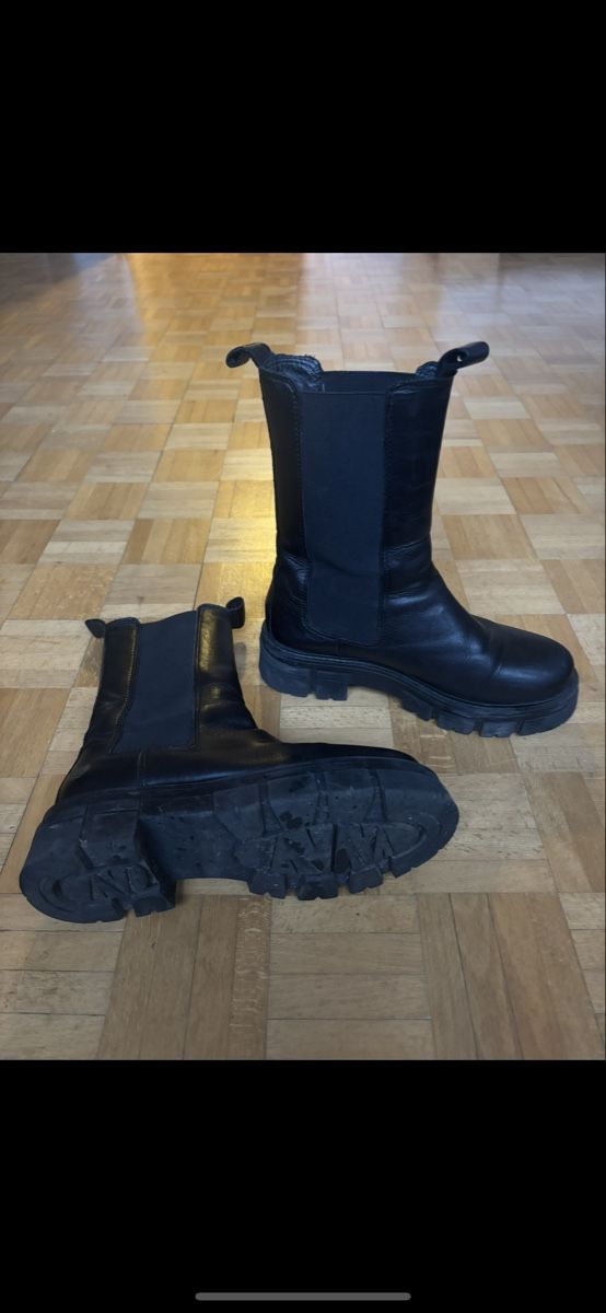 Scarpe da donna: Stiefel schwarz Gr. 38 – Usato da Zürich venduto da pau_pp8b 1
