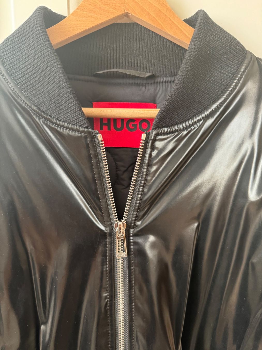 Hugo Boss Giacche: Neue Bomberjacke HUGO BOSS Gr.S! – Nuovo (secondo la descrizione) da Thalwil venduto da Iconicfashion 2