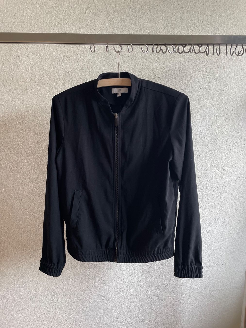 Giacche: RR Jacket for Women Size 34 – Usato da Grellingen venduto da angels.of.horror