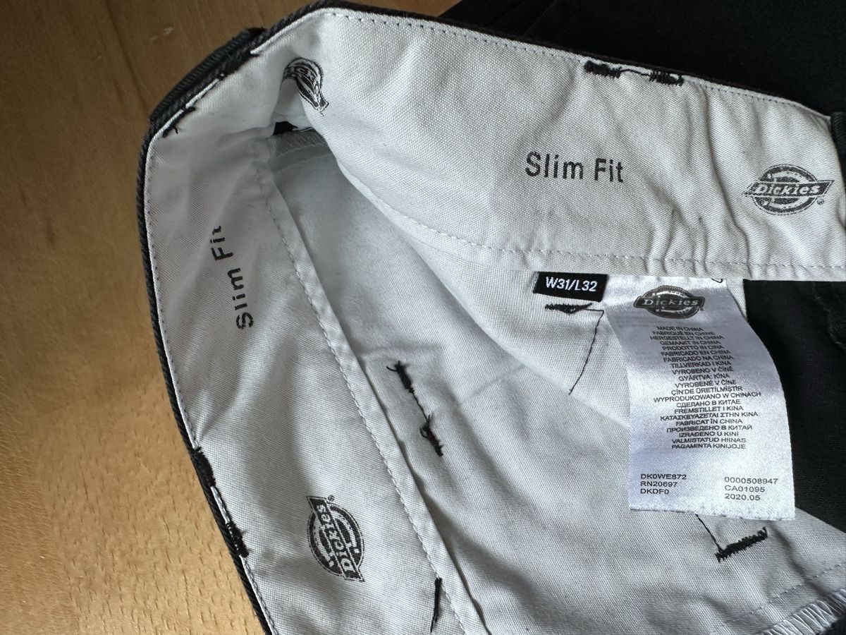Dickies Pantaloni: Dickies Slim Fit Hose – Usato da Schaffhausen venduto da Flurin2000 1