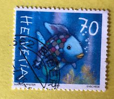 Nr.1027 GESTEMPELT Regenbogenfisch allein unterwegs 2001  ﻿