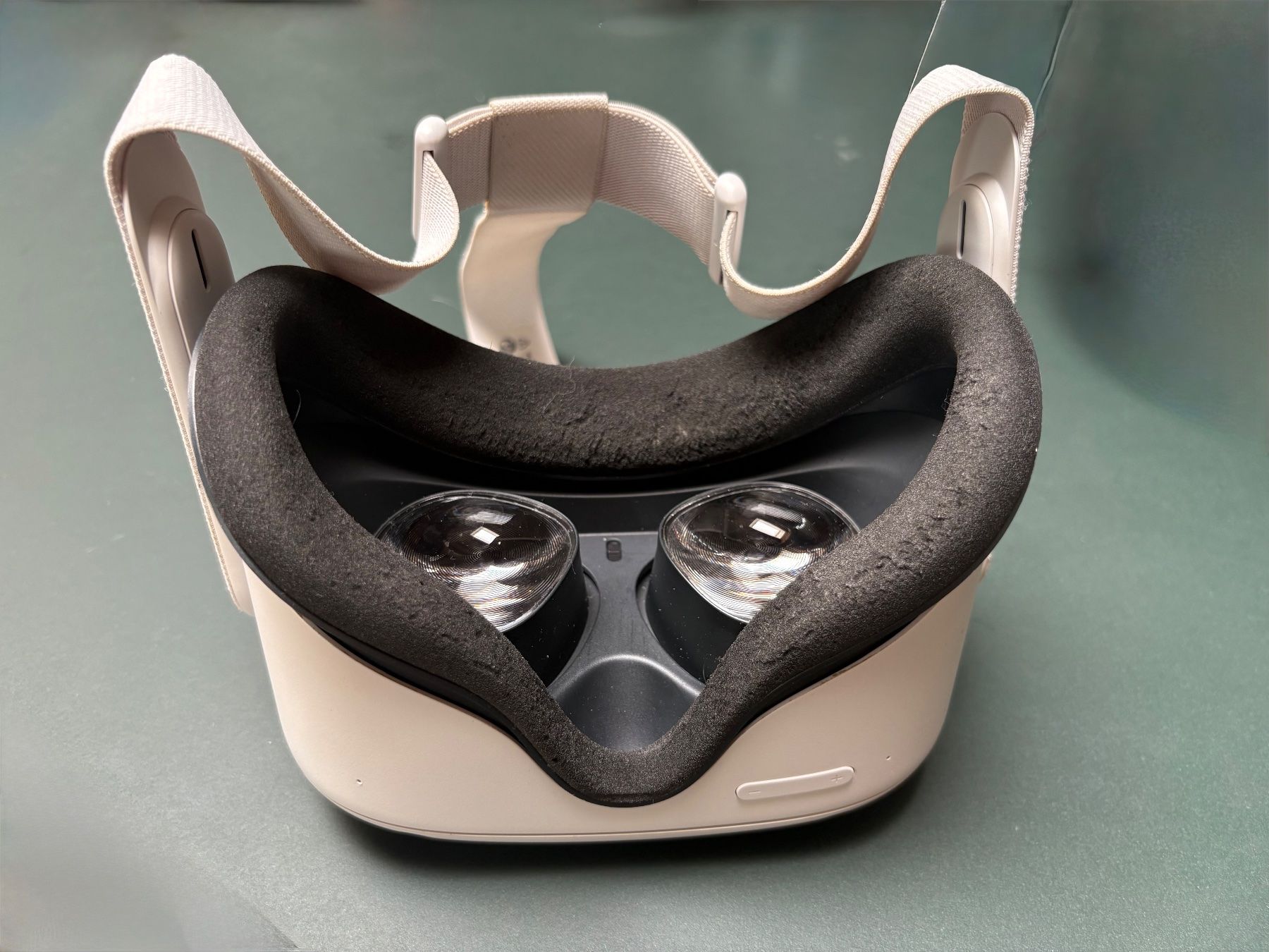 Meta Casque VR: Meta Quest 2 inkl. Case, Link-Kabel & Zubehör – D'occasion à Zürich par spiamlolneec 3