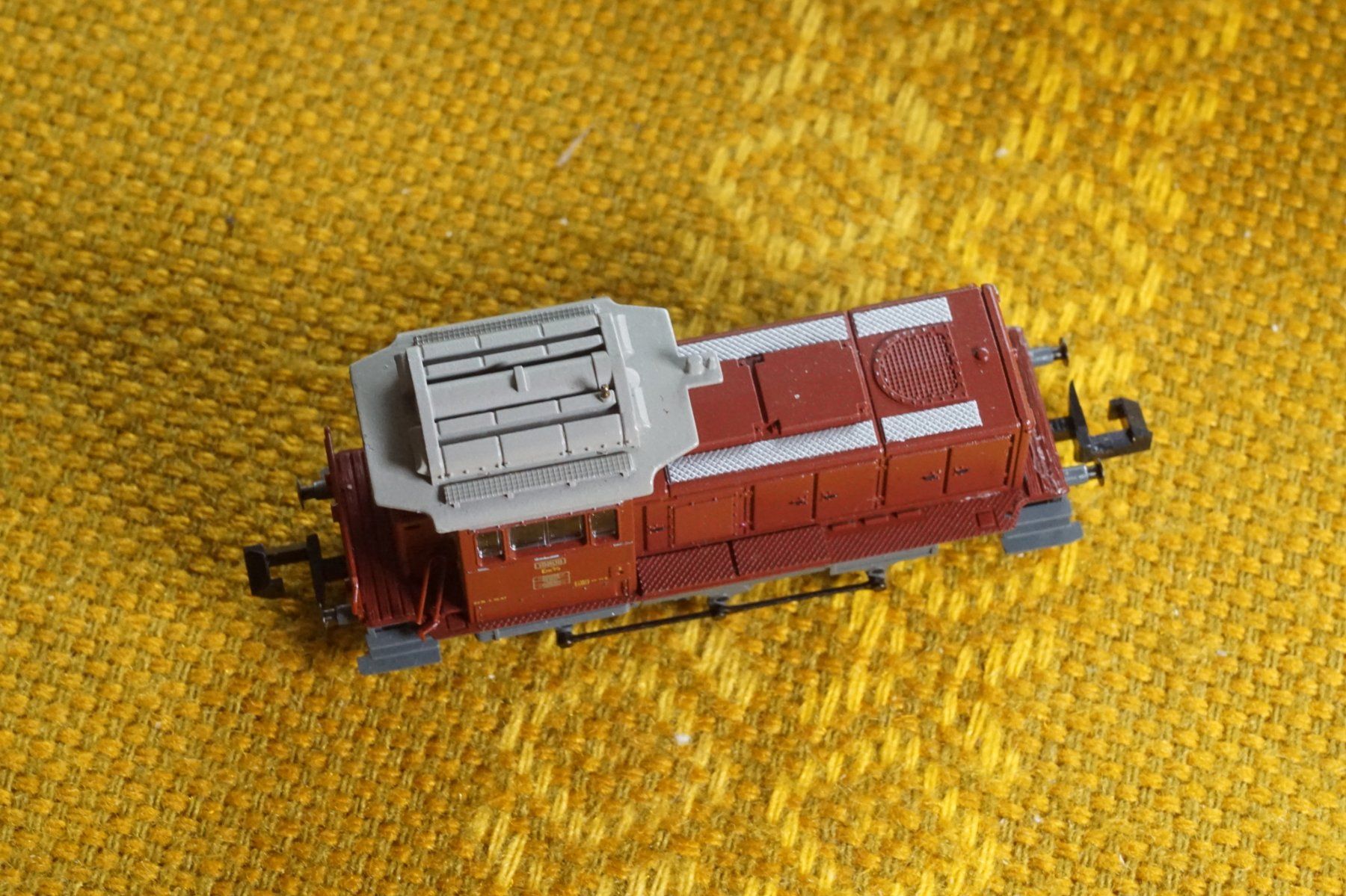 Trix Modelleisenbahnen: Minitrix Em 3/3 braun – Gebraucht aus Gränichen von iknow 3