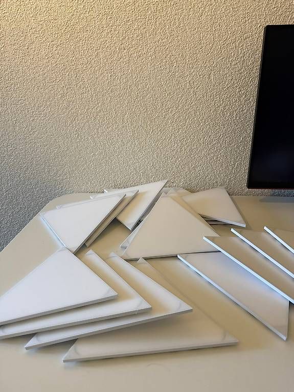Lampade: 16 Nano Leaf Triangle Panels – Usato da Elsau venduto da FloMar02 2