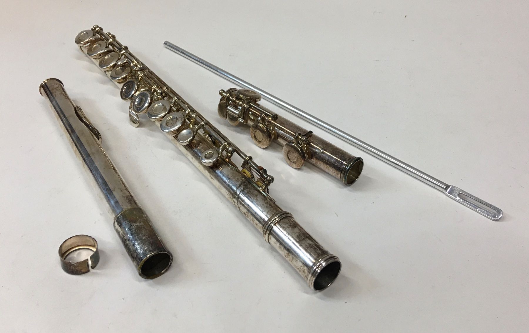 Musikinstrumente: Querflöte Silber mit Koffer guter Zustand – Gebraucht aus Olten von ELHANDEL 4