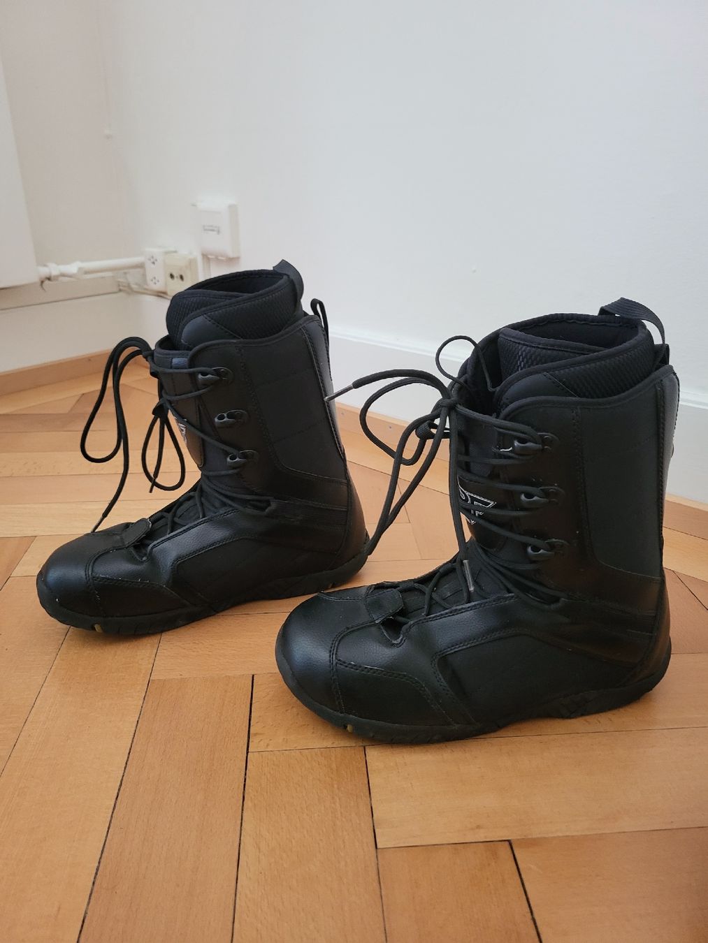 Board: Snowboard Boots & Bindings BF "The Jam" - EU 47 Black – Nuovo (secondo la descrizione) da Zürich venduto da Catalin27LCD 2