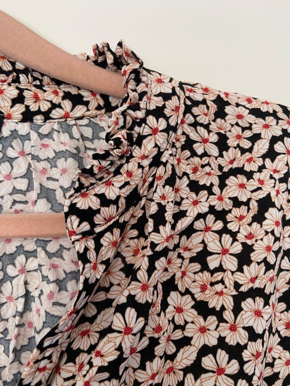 C&A Camicette: Bluse Blumenmuster C&A 48 neu 100% Viscose – Nuovo (secondo la descrizione) da Luzern venduto da waterfront1 2