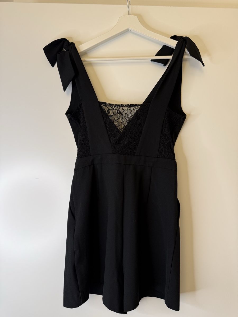 Tute: Chic Black Romper with Lace Detail - XS – Nuovo (secondo la descrizione) da Meggen venduto da nik_5g2v 4