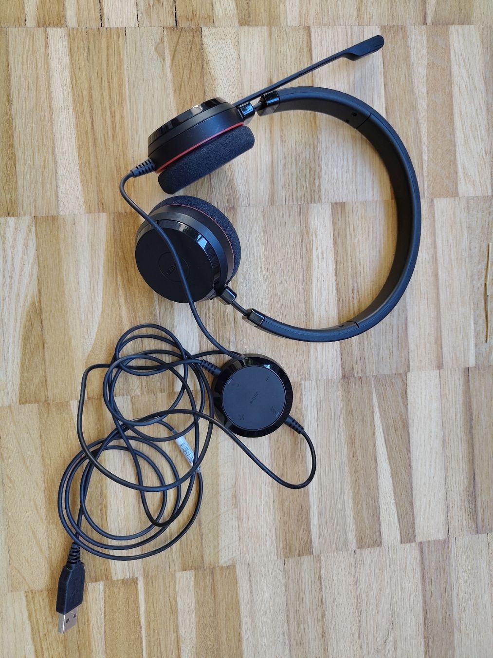 Jabra Cuffie: Jabra Evolve 20 Headset mit USB Kabel und Tasche – Usato da Zürich venduto da Almohammed 1