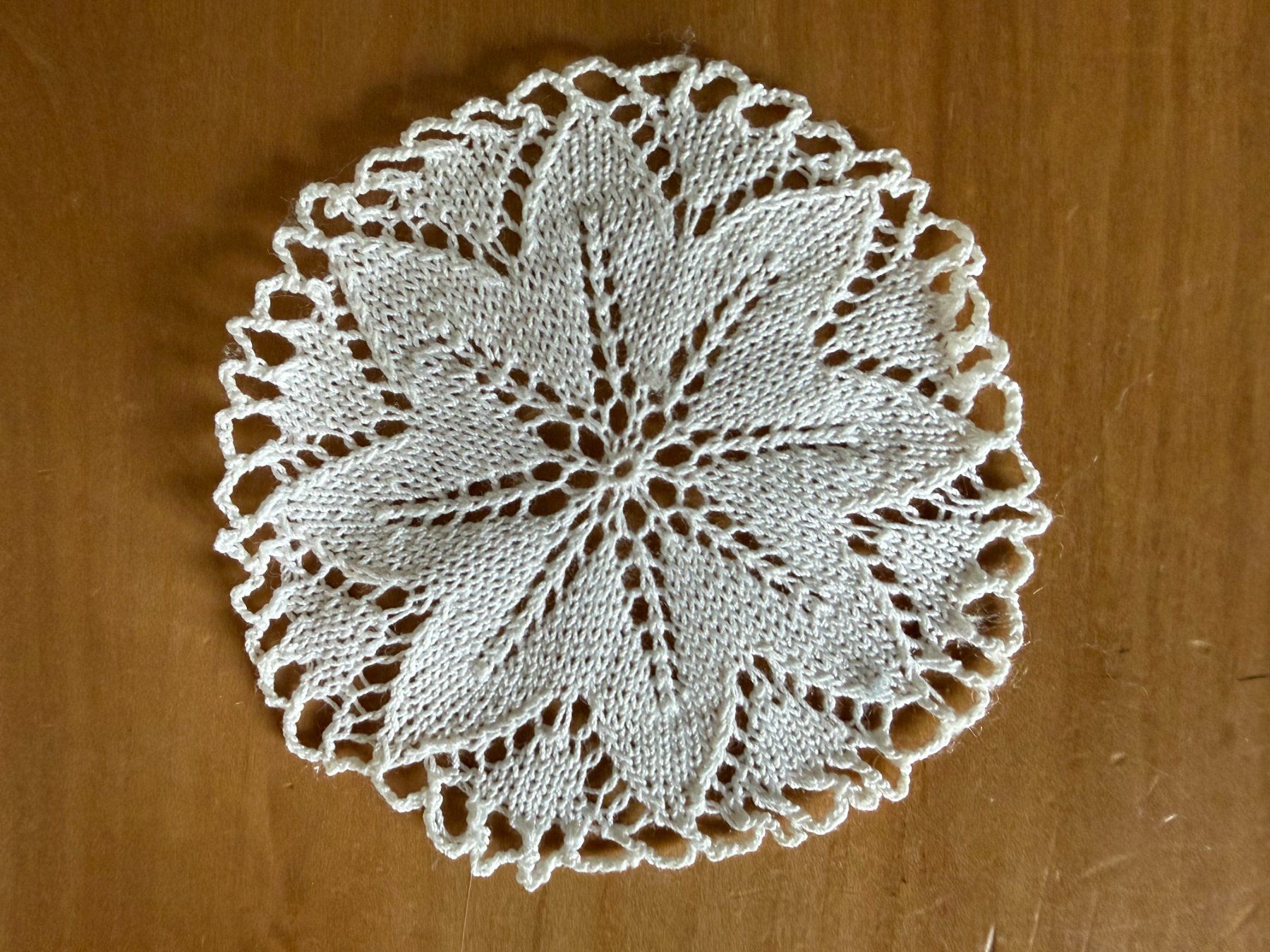 Sottobicchieri: Spitzendeckchen  gestrickt  Untersetzer  ca.9 cm DM  weiss – Usato da Subingen venduto da ArtBead