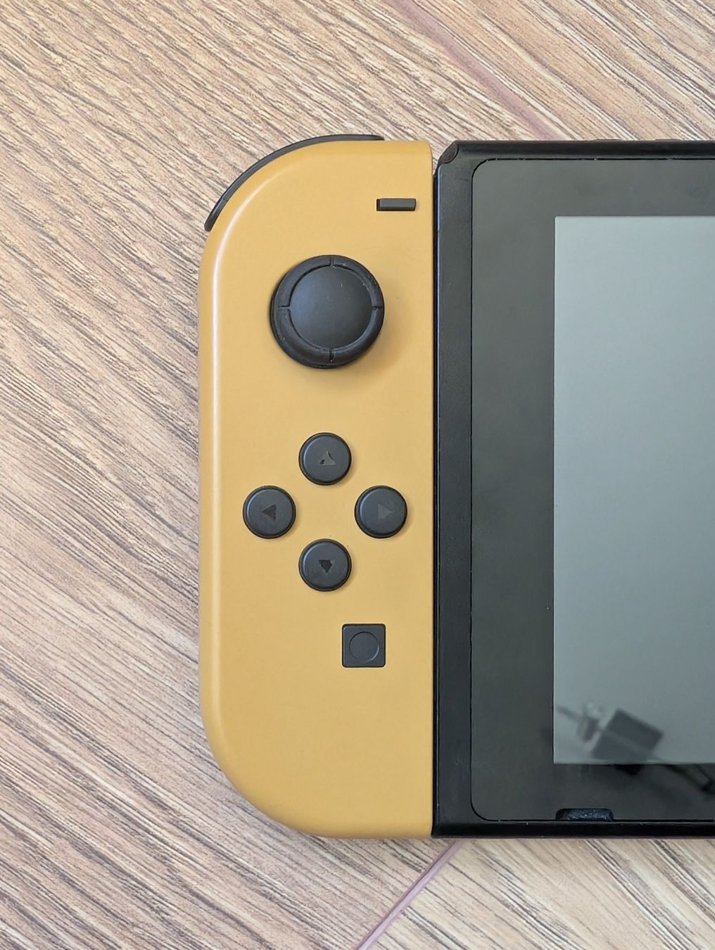 Nintendo Console: Nintendo Switch Pokemon Lets go! Pikachu Edition + 64 GB SD – Usato da Rickenbach b. Wil venduto da Shatter 4