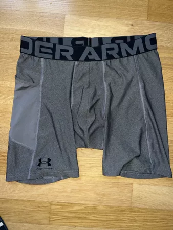 Under Armour Kompressionsshorts grau Grösse XL gebraucht