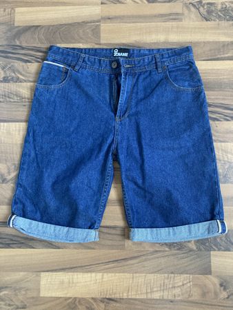 Kurze Herren- Jeans