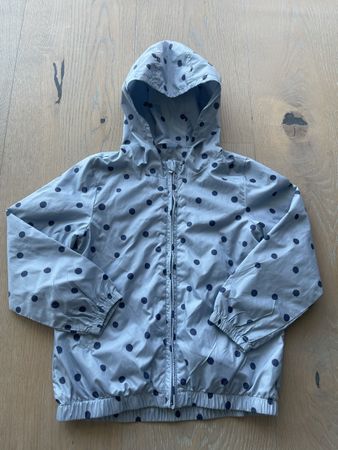 Neuwertige Übergangs/Windjacke taubenblau Gr. 116