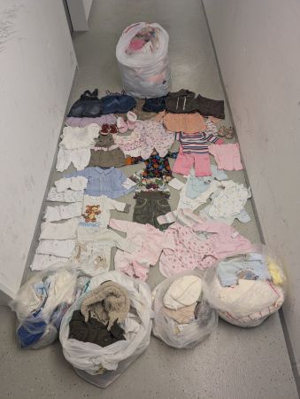 Baby Kleider bis ca. 12 Monate (für Mädchen und Buben)