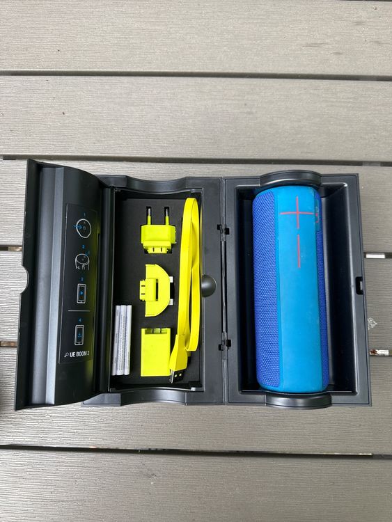 UE BOOM 2 Soundbox in Blau Kaufen auf Ricardo