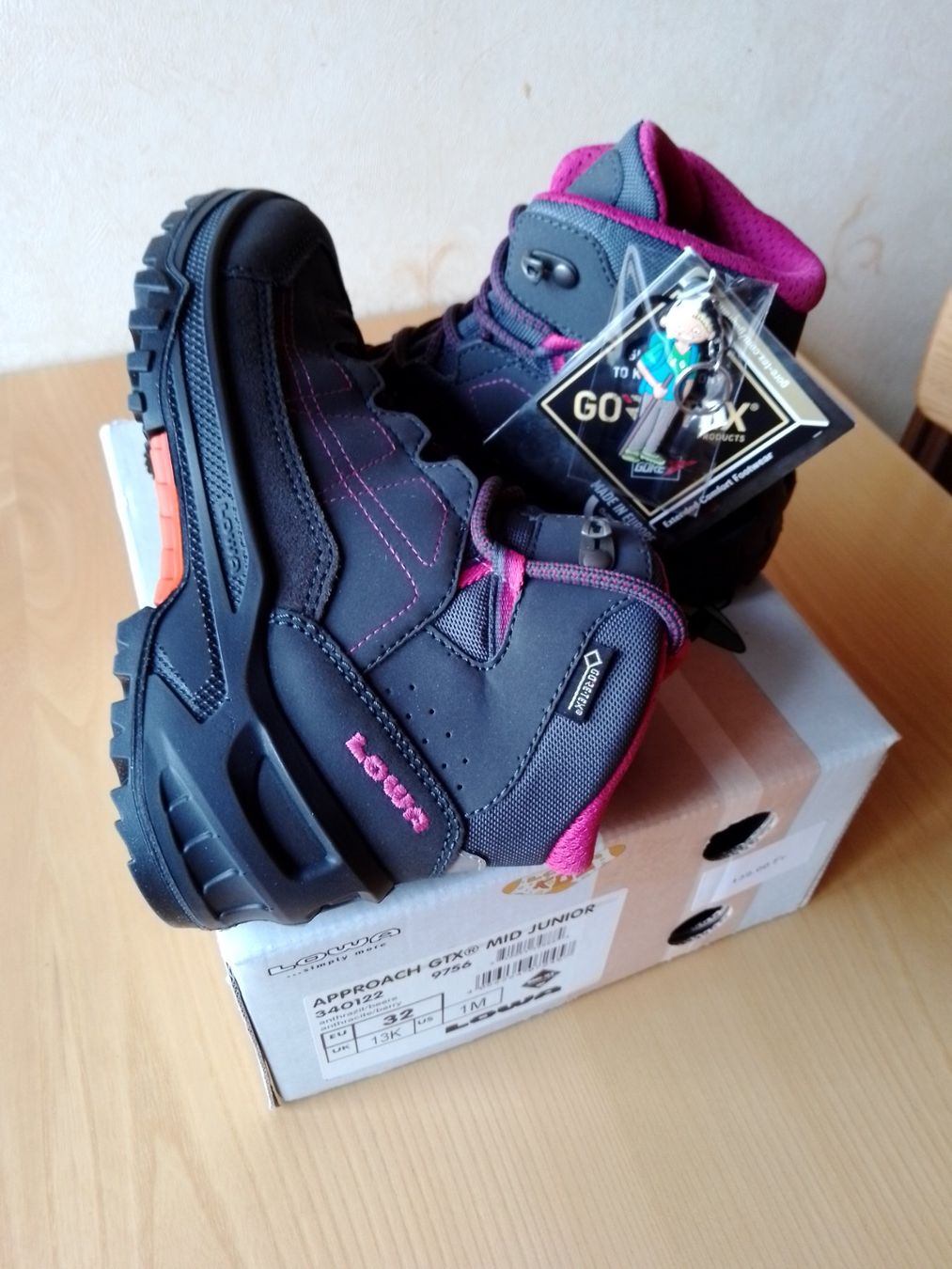 Lowa Scarpe da uomo: Lowa Approach GTX gr.32 new – Nuovo e nell'imballaggio originale da Echallens venduto da analog101 2