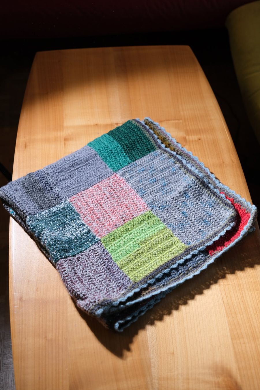 Couvertures: Kleine Patchwork-Wolldecke – D'occasion à Basel par Bluemoewe 1
