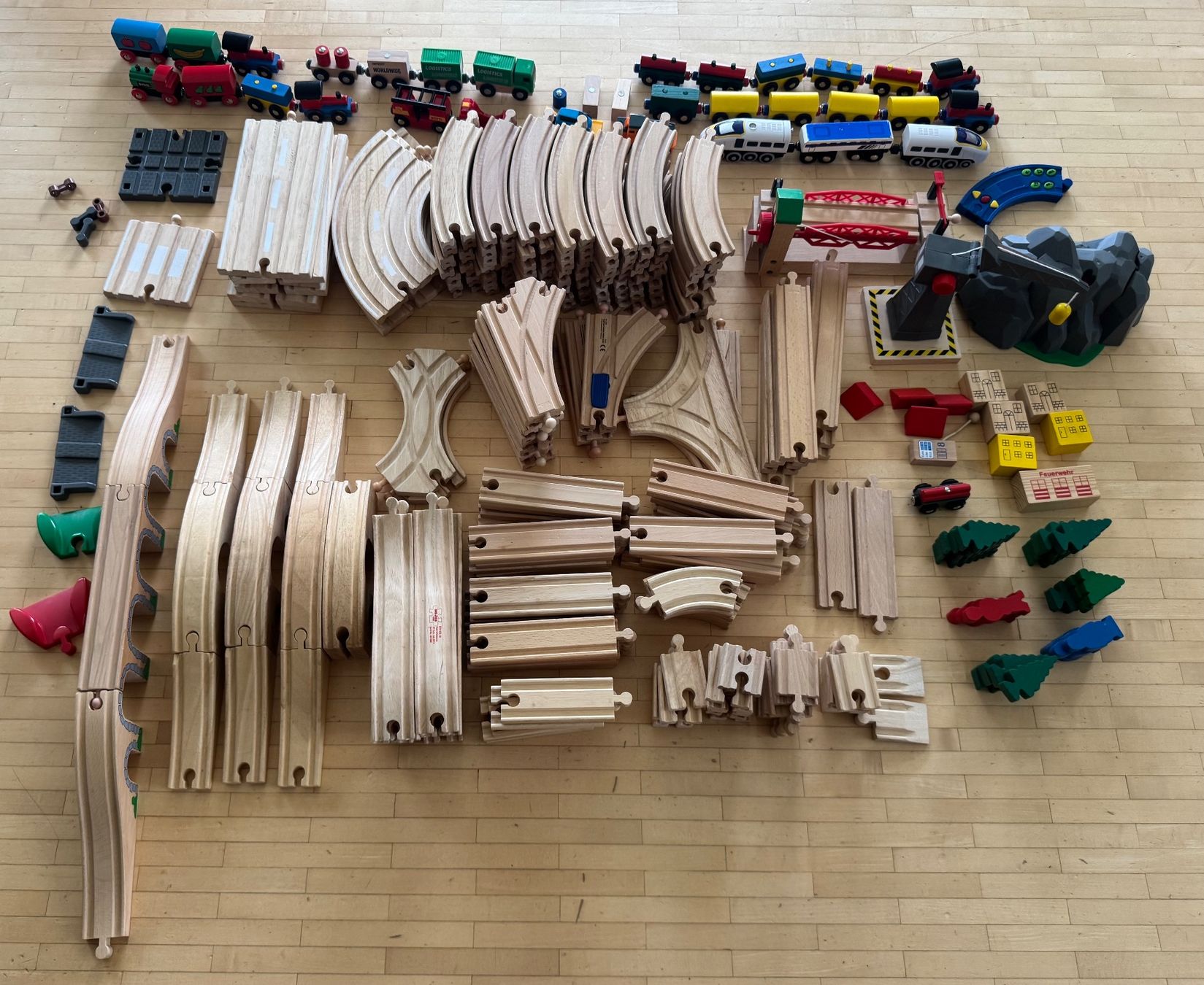 Brio Spielzeuge: Brio Eisenbahn mit viel Zubehör – Gebraucht aus Meilen von Ebi77 1
