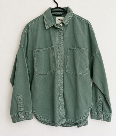 Zara Jeanshemd Oversize gruen neuwertiger Zustand
