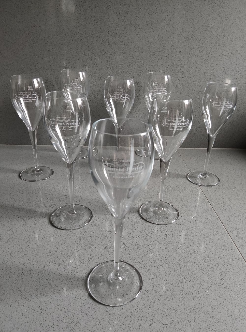 Laurent Perrier Bicchieri: DESIGN 8 CHAMPAGNER - Flût / LAURENT PERRIER – Nuovo (secondo la descrizione) da Minusio venduto da Todesca 2