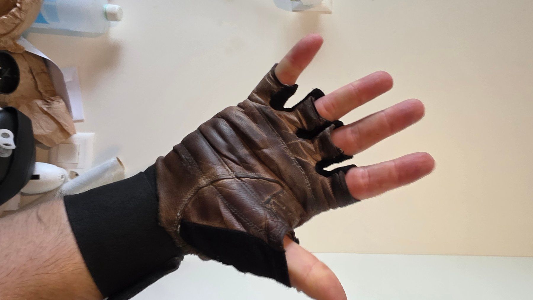 Guanti & manicotti: Pumbaz Gewichtsheber Handschuhe – Usato da Bilten venduto da Peter40Berlin 2