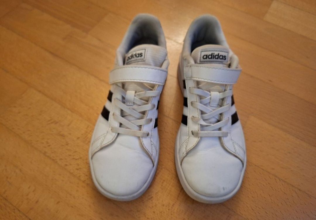 Adidas Scarpe da uomo: Sneakers von Adidas in Gr. 34 – Usato da Oberrieden venduto da man_tky9