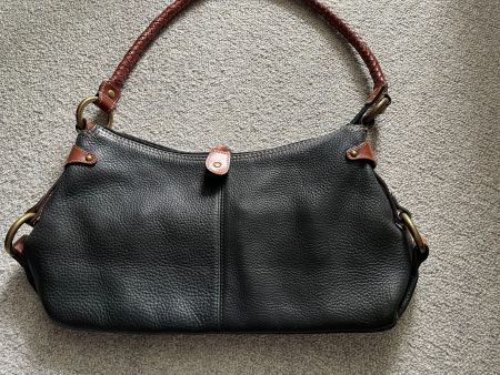 Schwarze  Ledertasche