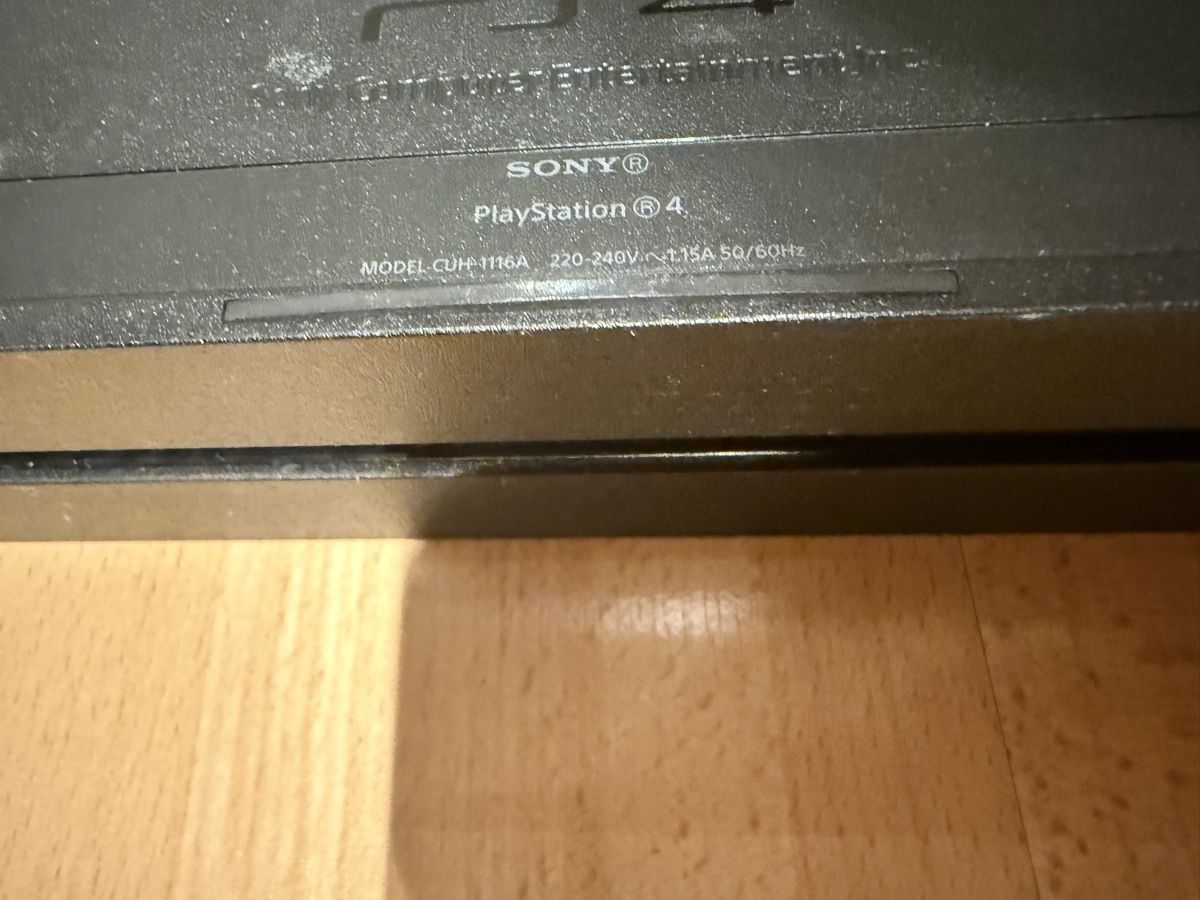 Sony Consoles: PS 4 Set – D'occasion à Riehen par dku_s9gx 2