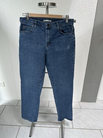 Lee Relaxed Straight Leg Jeans - Classic Comfort Style