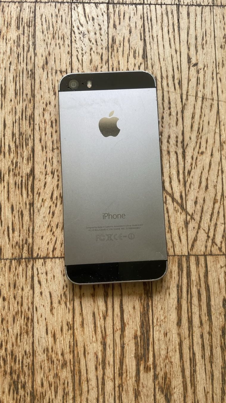Apple Telefoni cellulari / Smartphones: 2 iphone XR-2 iphone 6-1 iphone 5 – Usato da Schaffhausen venduto da Kadiro 6