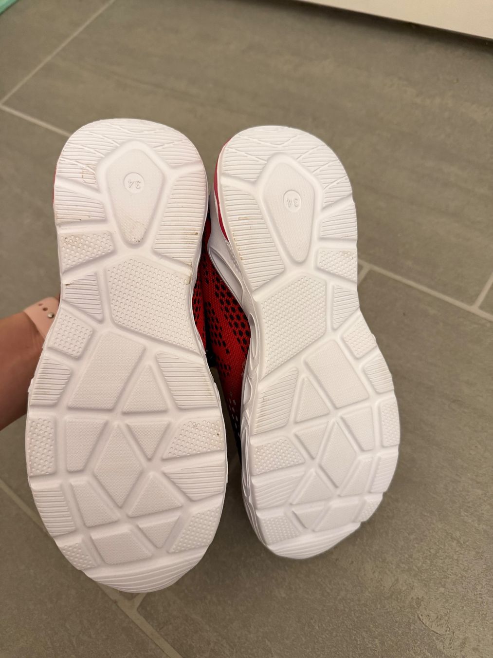 Scarpe per ragazzi: Kinder Turnschuhe Vty Grösse 34 neu – Nuovo (secondo la descrizione) da Pfäffikon SZ venduto da Syndrome379 1