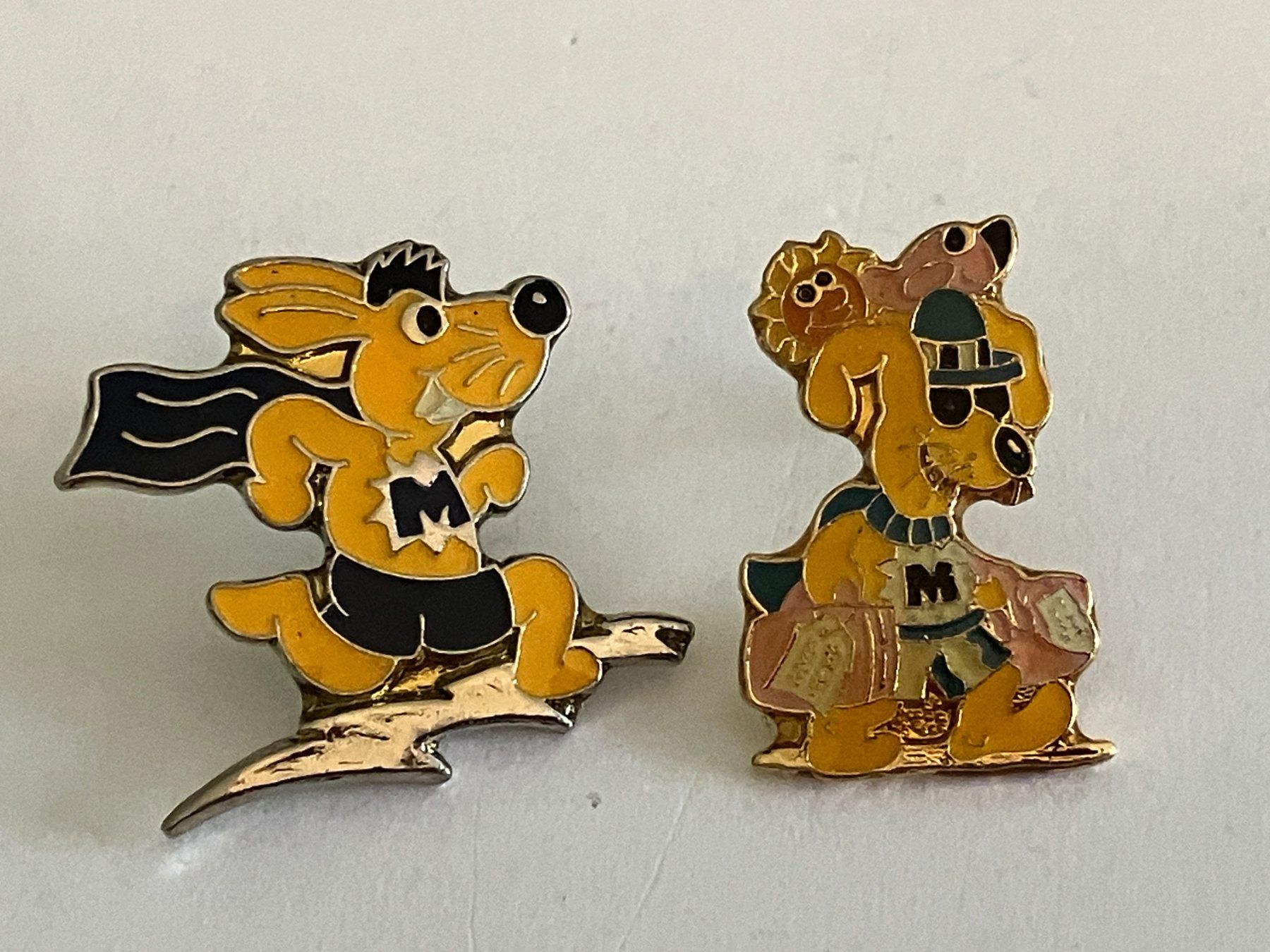 Plaketten & Abzeichen: 2 Pin Super Maus – Gebraucht aus Basel von djwwpp