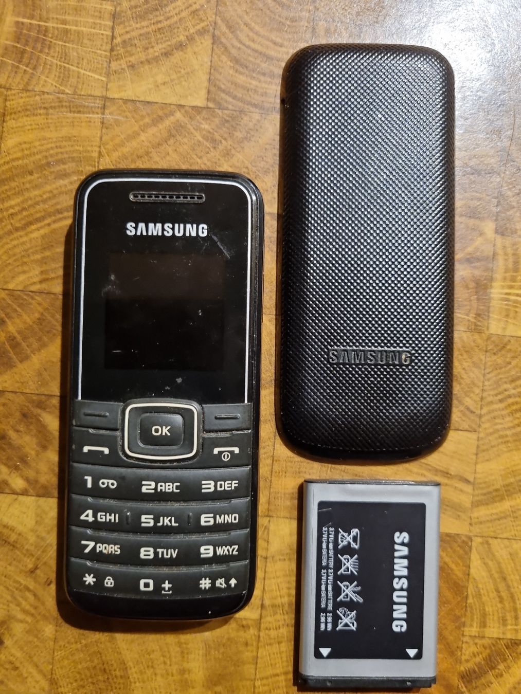 Handys / Smartphones: Samsung  GT-E 1050 – Gebraucht aus Oberkirch LU von Gorilla04 1
