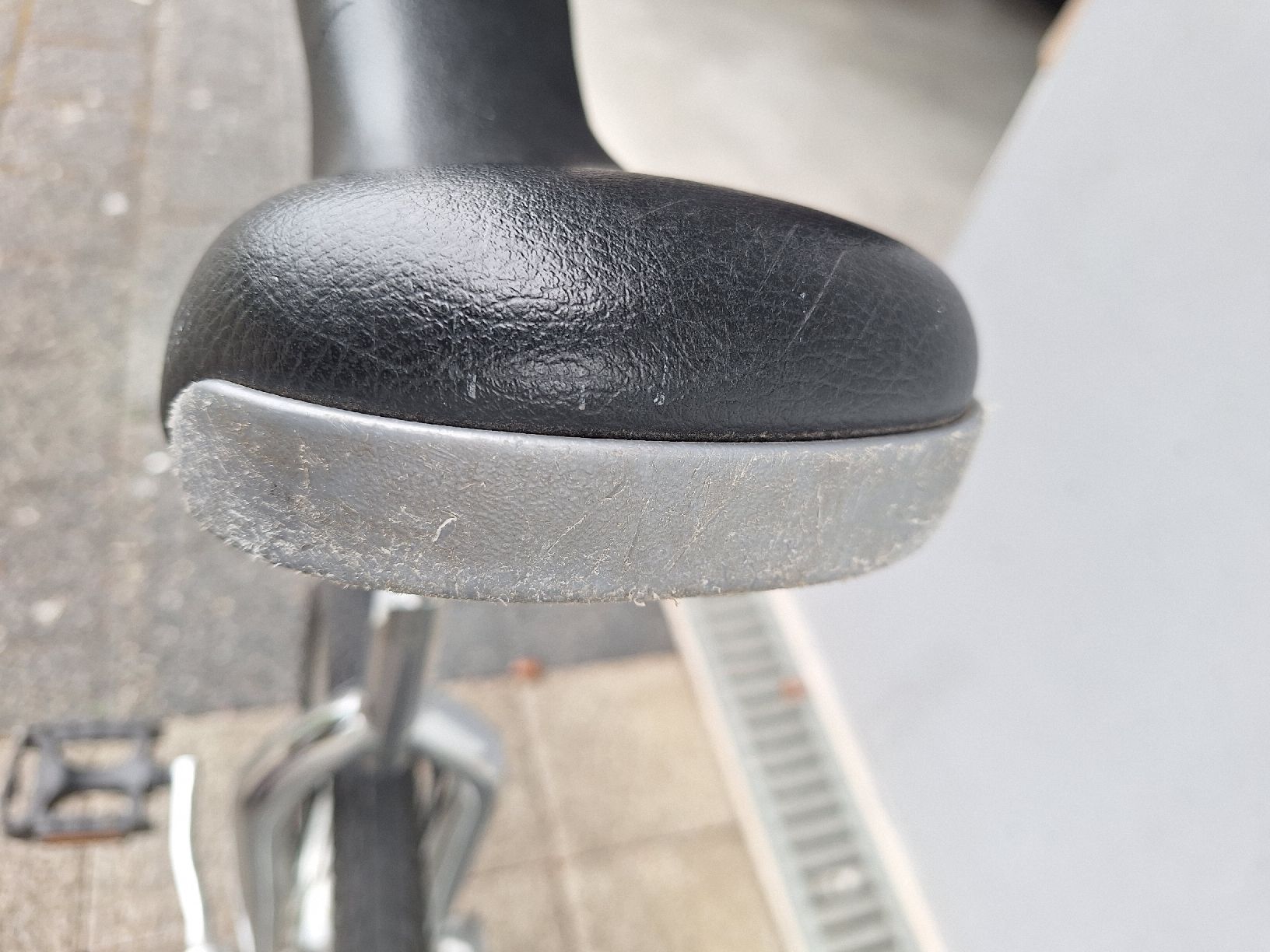 Vélos: Einrad 20 Zoll mit Ständer – D'occasion à Büron par cumulus1984 2