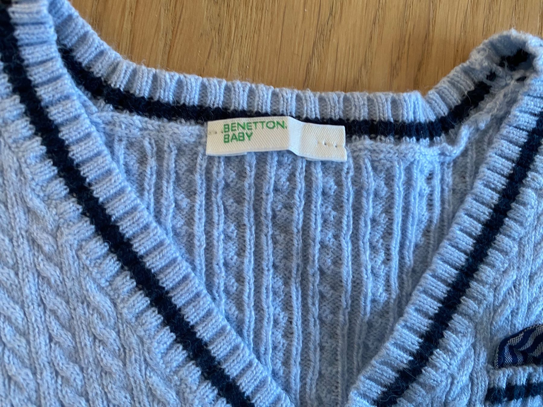 Benetton Giacche & Cappotti: Benetton Strickjäcklein 62 : hochwertig und elegant – Usato da Trachslau venduto da M_Schmid81 3