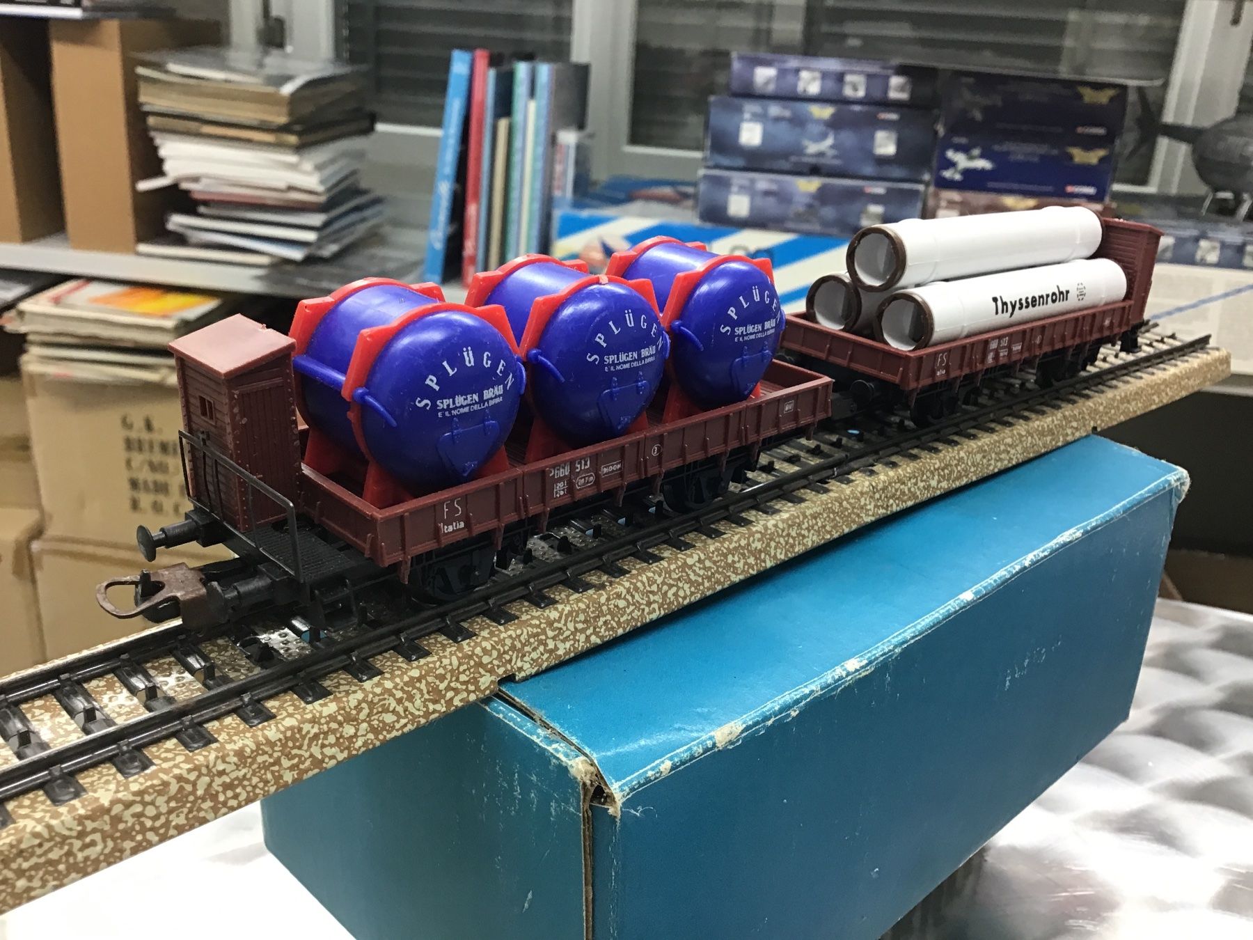Lima Modelleisenbahnen: Lima H0 Güterwagen Set "Thyssenrohr" und "Plüger" Top – Gebraucht aus Männedorf von Modellbau-wyss 1