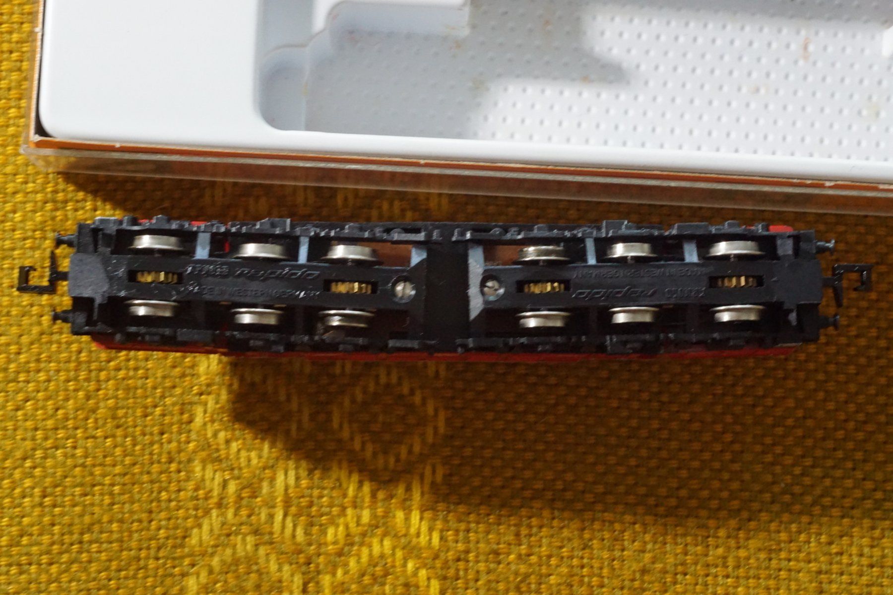 Arnold Modellini di ferrovie: ARNOLD-N 2330 ÖBB 1020.33 rot – Usato da Gränichen venduto da iknow 2