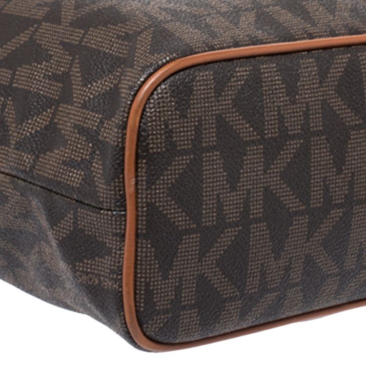 Michael Kors Sacs femmes: Michael Kors Handbag brown logo pattern excellent condition – D'occasion à Watt par Tomaf 7