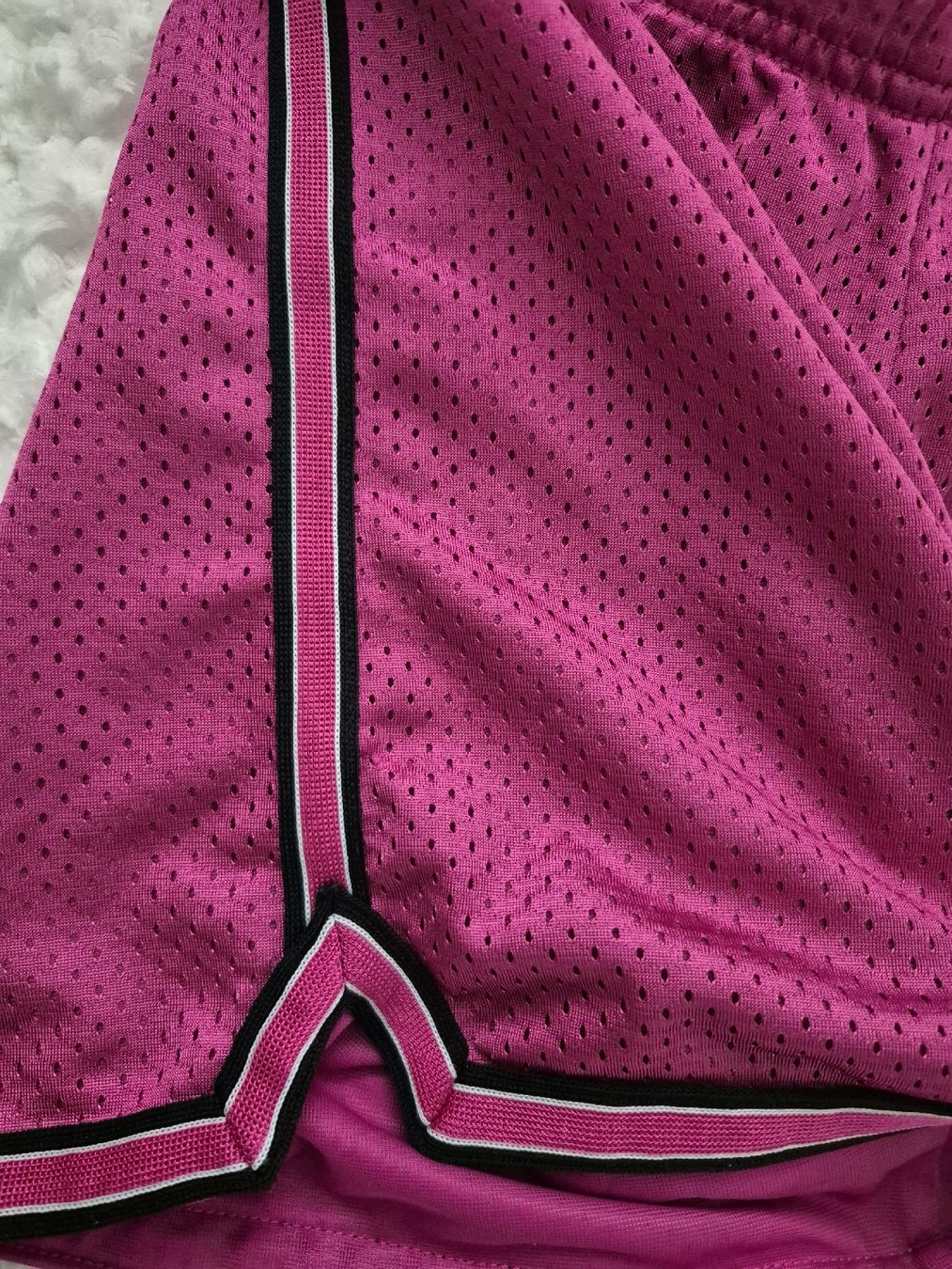 Pantalons: short nike 14-16 ans /S – Neuf (Voir description) à St-Pierre-Clages par _RV 1