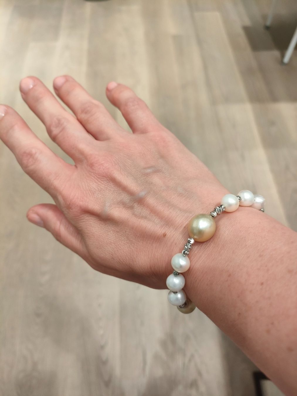 Bracelets: Süsswasserperlen Armband mit Magnet – Neuf (Voir description) à Bern par Lidia.5