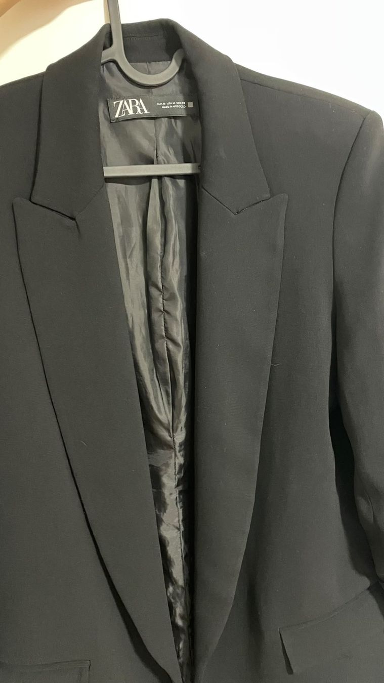 Zara Vestes: Zara Blazer schwarz Grösse M – D'occasion à Zufikon par sil_7nt7 4