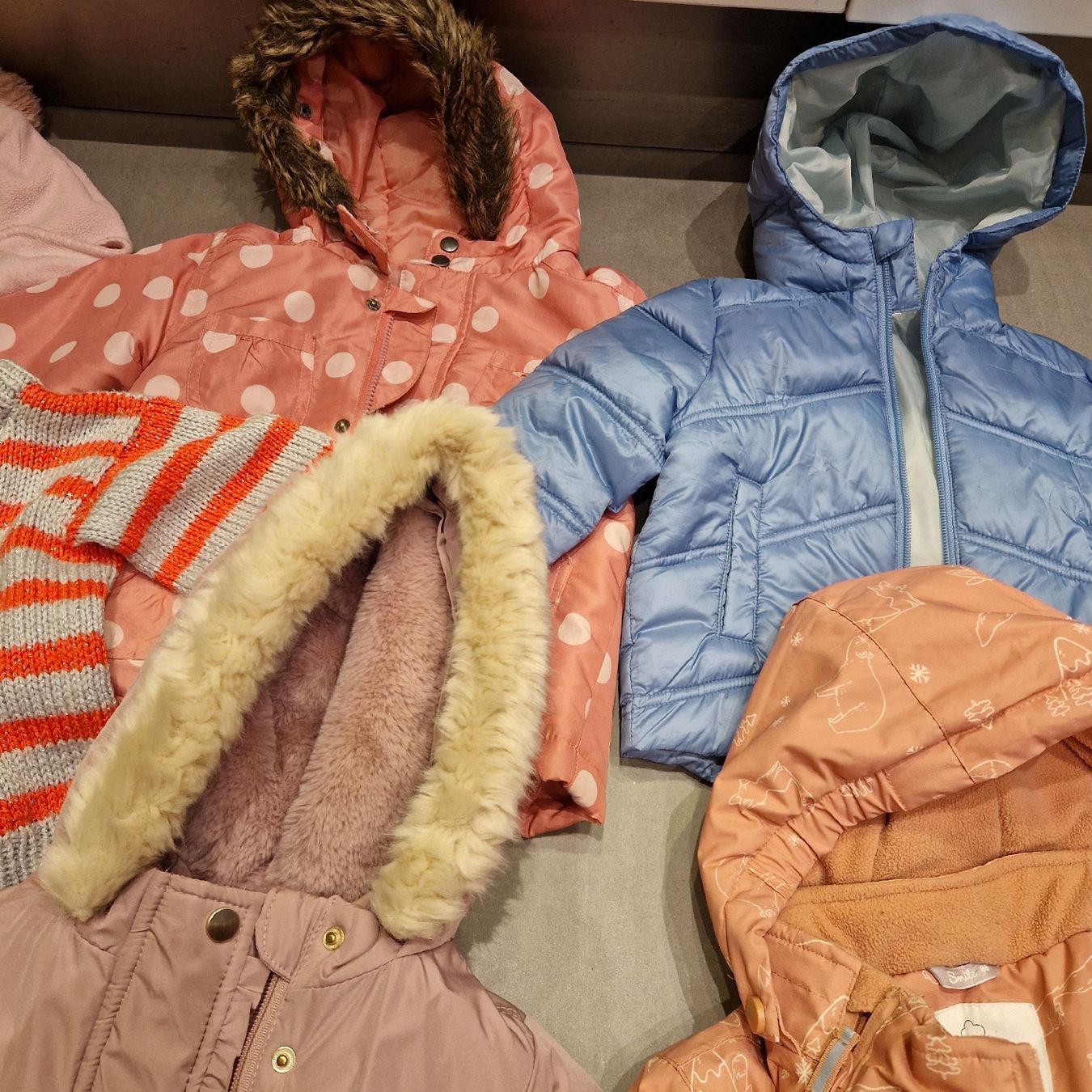 Lotti & Set di vestiti: Winter Kleiderpaket Mädchen gr 86 – Usato da Thayngen venduto da Misanthrop01 3