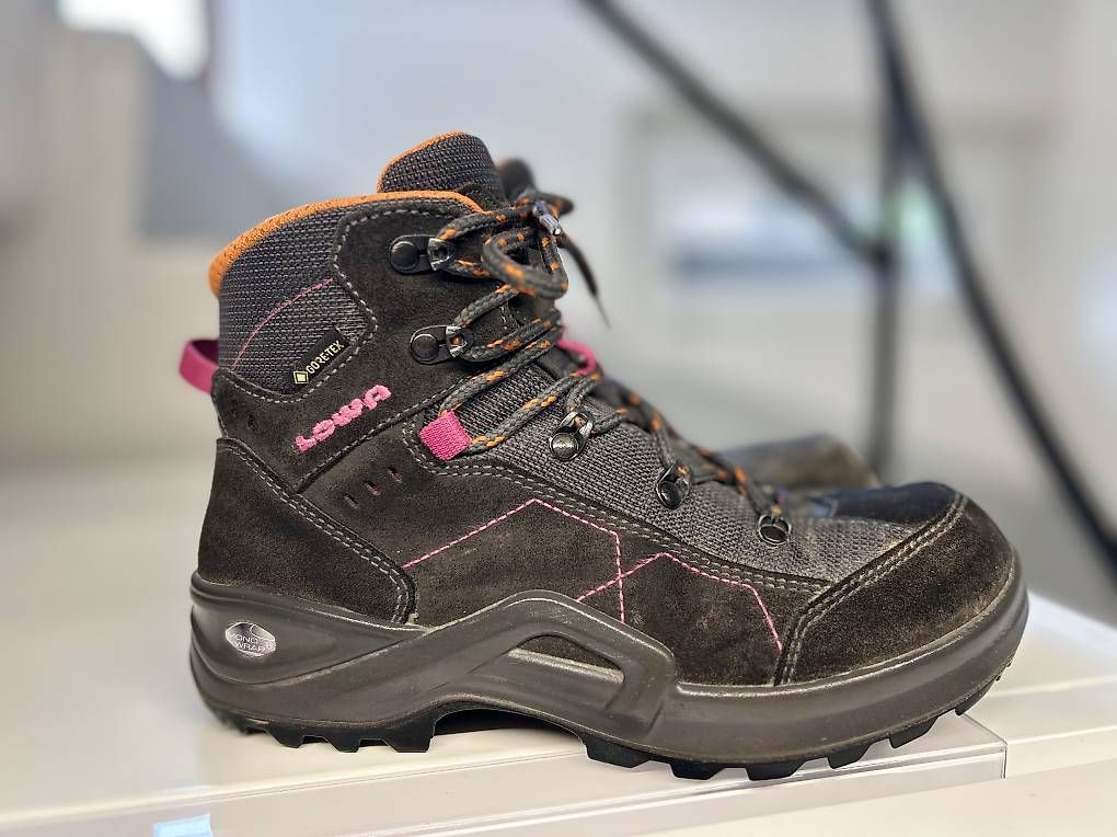 Scarpe per ragazzi: Wanderschuhe Gr35 Lowa – Usato da Laufen venduto da Lafentino