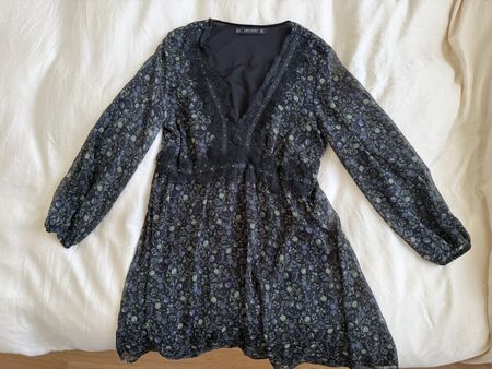 Kleid ZARA BASIC COLLECTION Grösse S Blumenmuster guter Zust