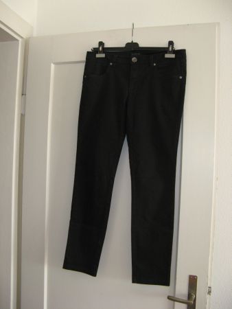 Sisley Hose schwarz Gr. 38, tief geschnitten